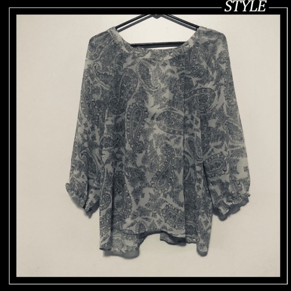 Tops - ❤️ Cute Paisley Print top Tops - ❤️ Cute Paisley Print top